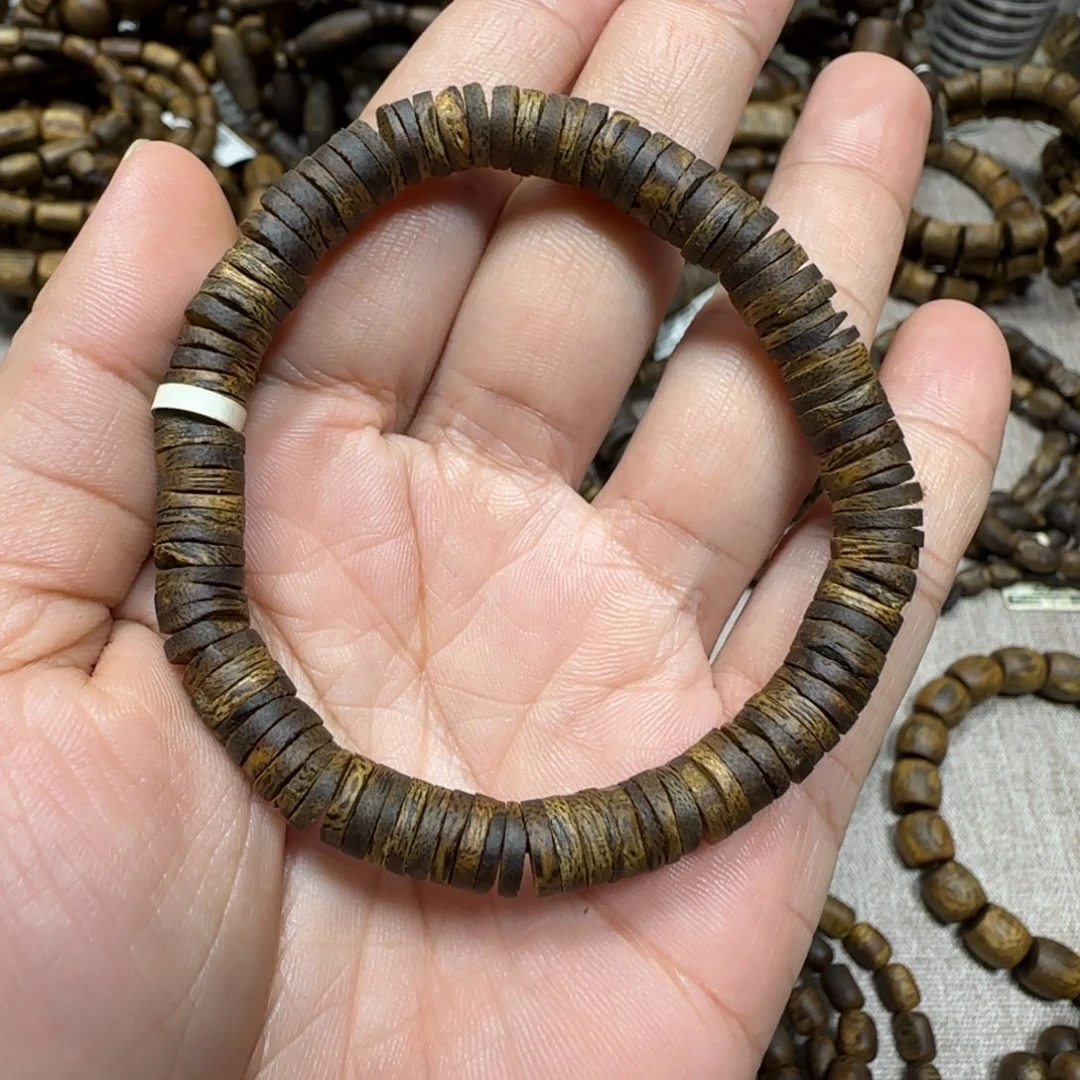 手串沉香乌身多样性发货一条卡7-5克