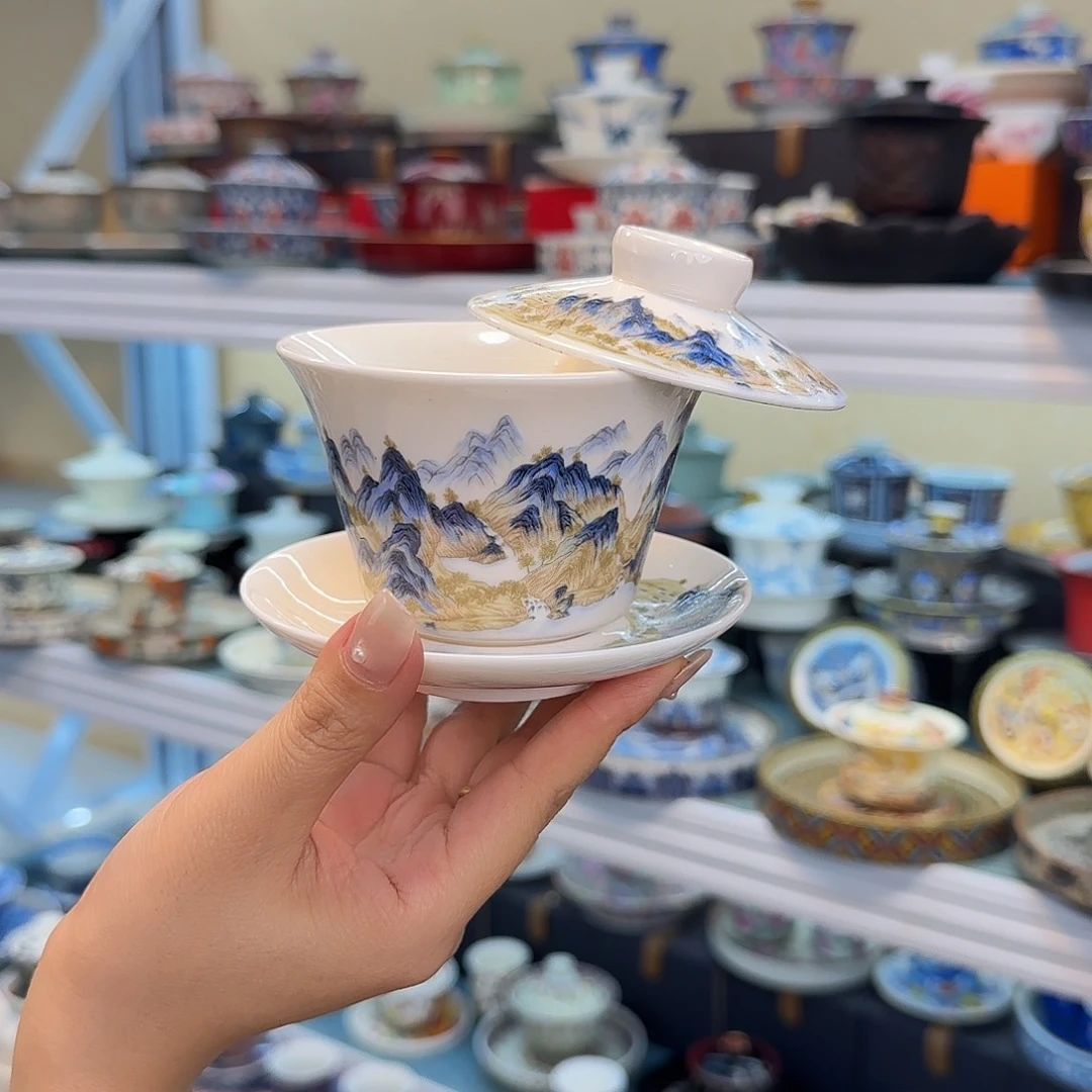 我们都在努力着改变自己和