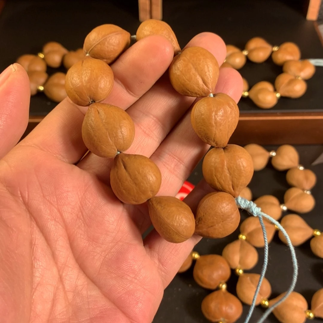 【闪购商品】吊坠桃核闹*
