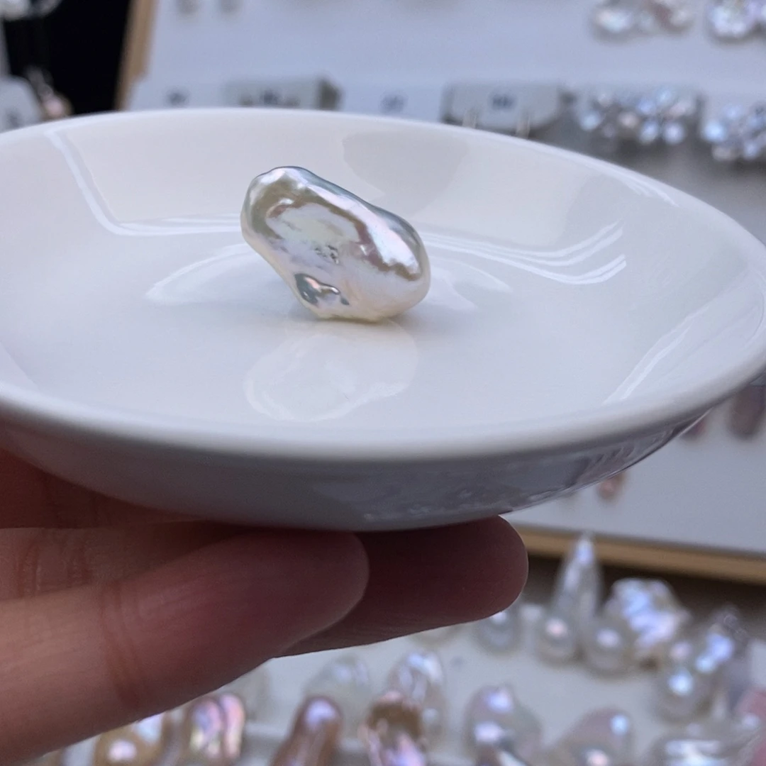 淡水珍珠胸饰合金