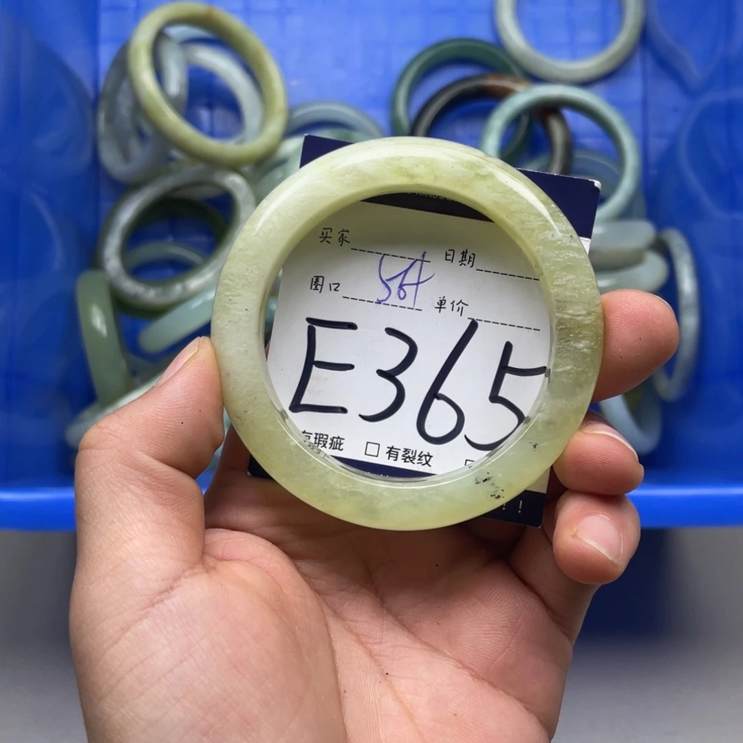 岫玉手镯手镯未镶嵌