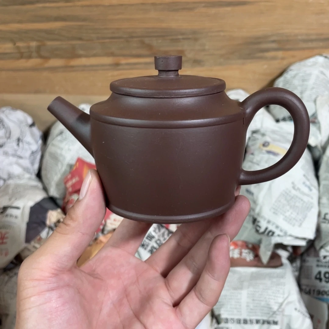 茶壶紫砂老厂紫砂壶一件。