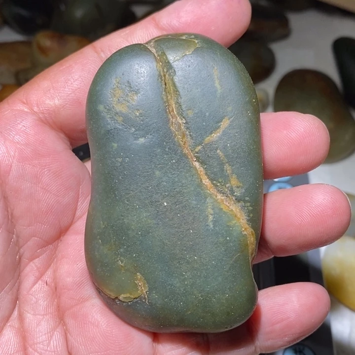 和田玉(子料)未镶嵌颈饰