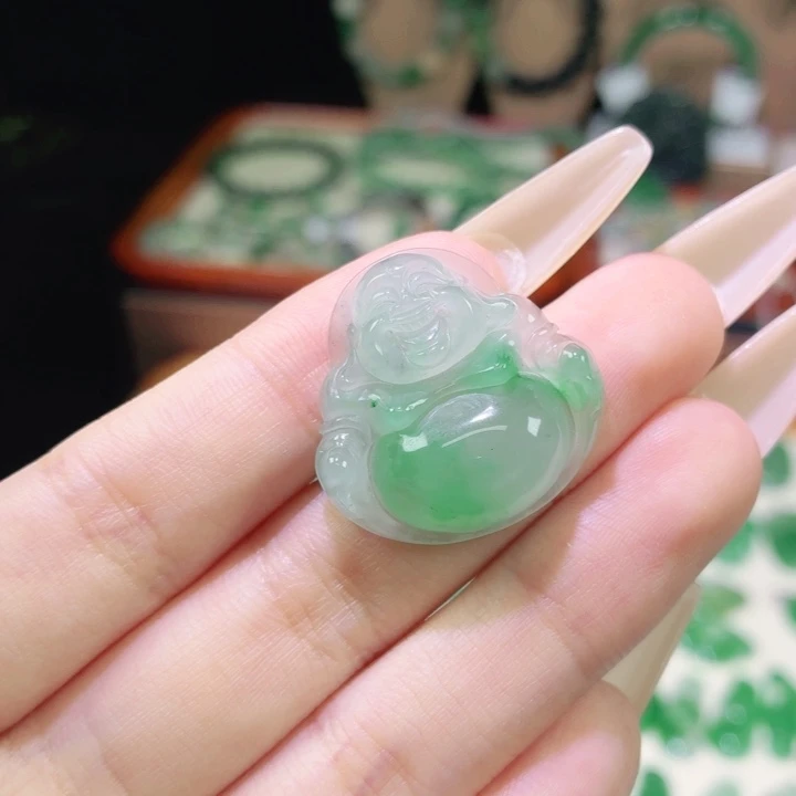 石英质玉（非洲翠）未镶嵌颈饰