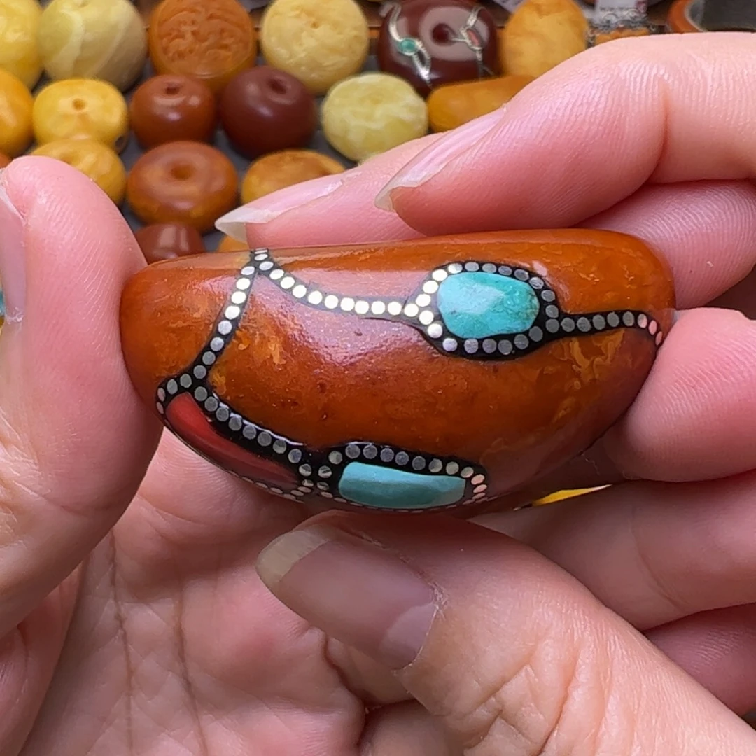 蜜蜡未镶嵌珠宝奇石月芽