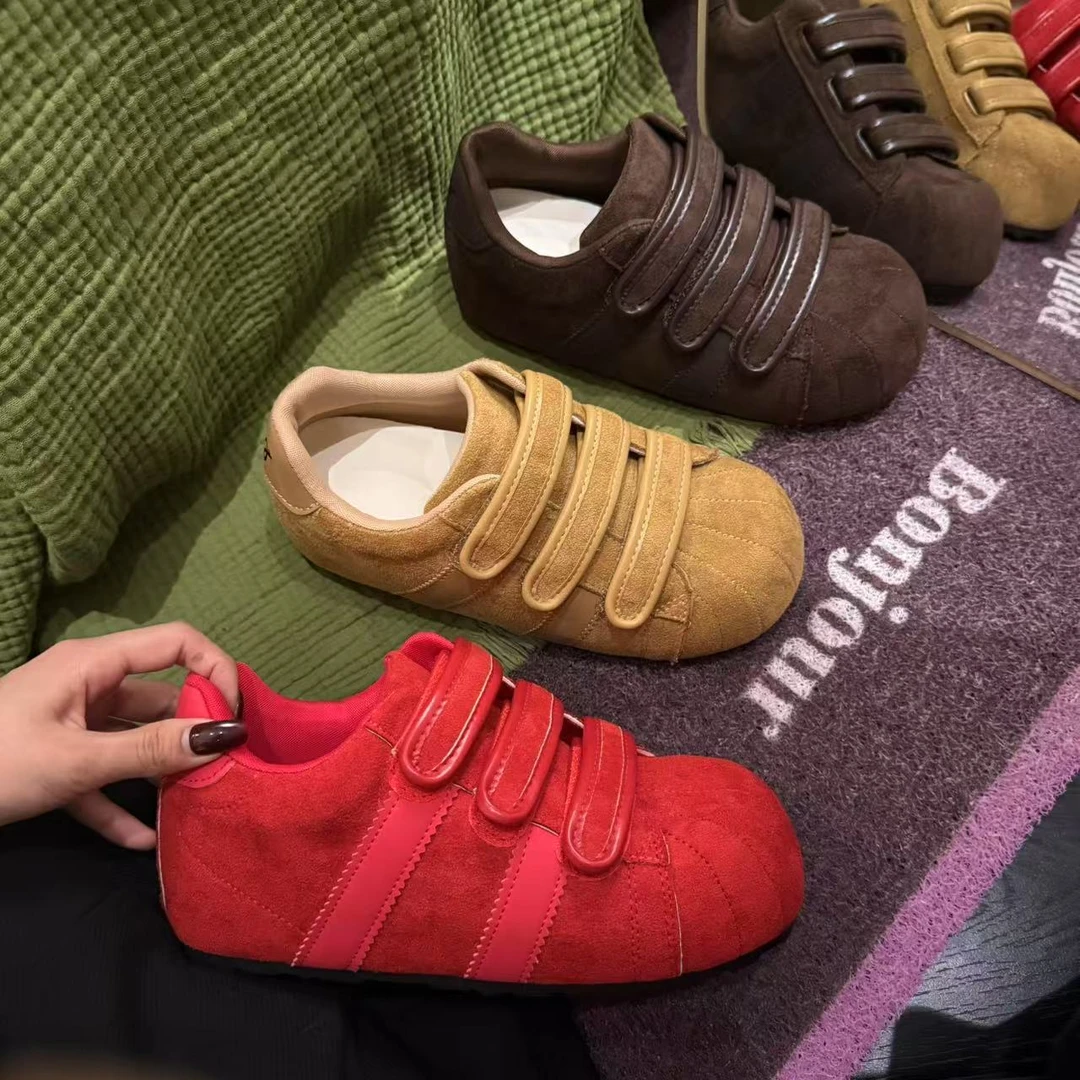 2025年秋季新款时尚百搭魔术贴贝壳鞋头设计厚底外穿女增高休闲鞋