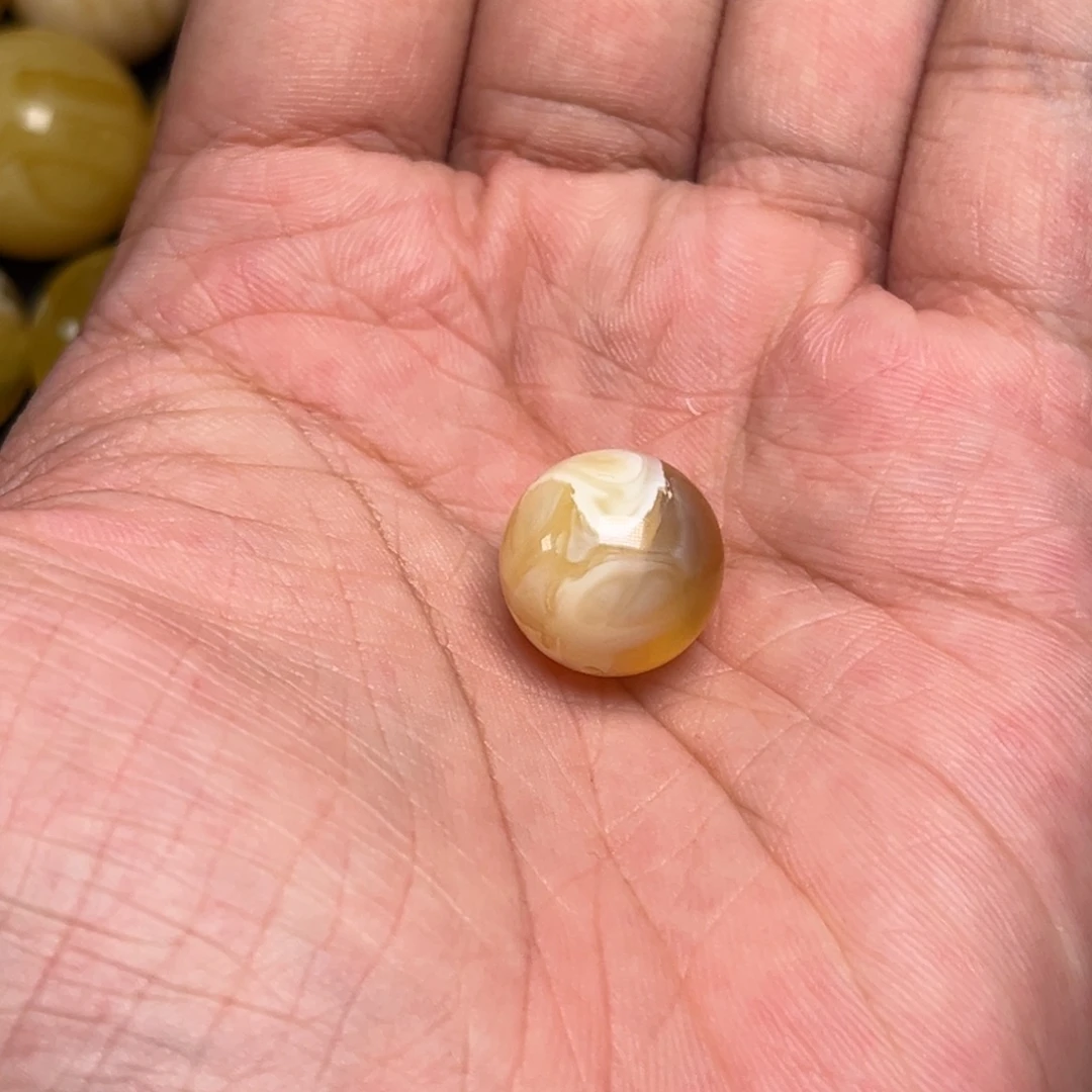 球***长琥珀未镶嵌裸石蜜蜡荧光16