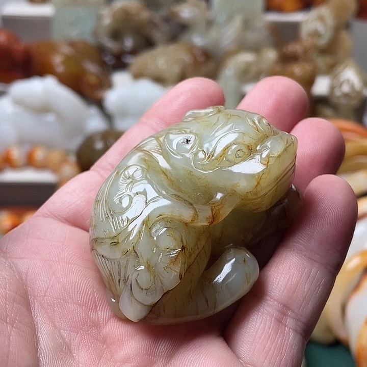 三***堂和田玉未镶嵌颈饰