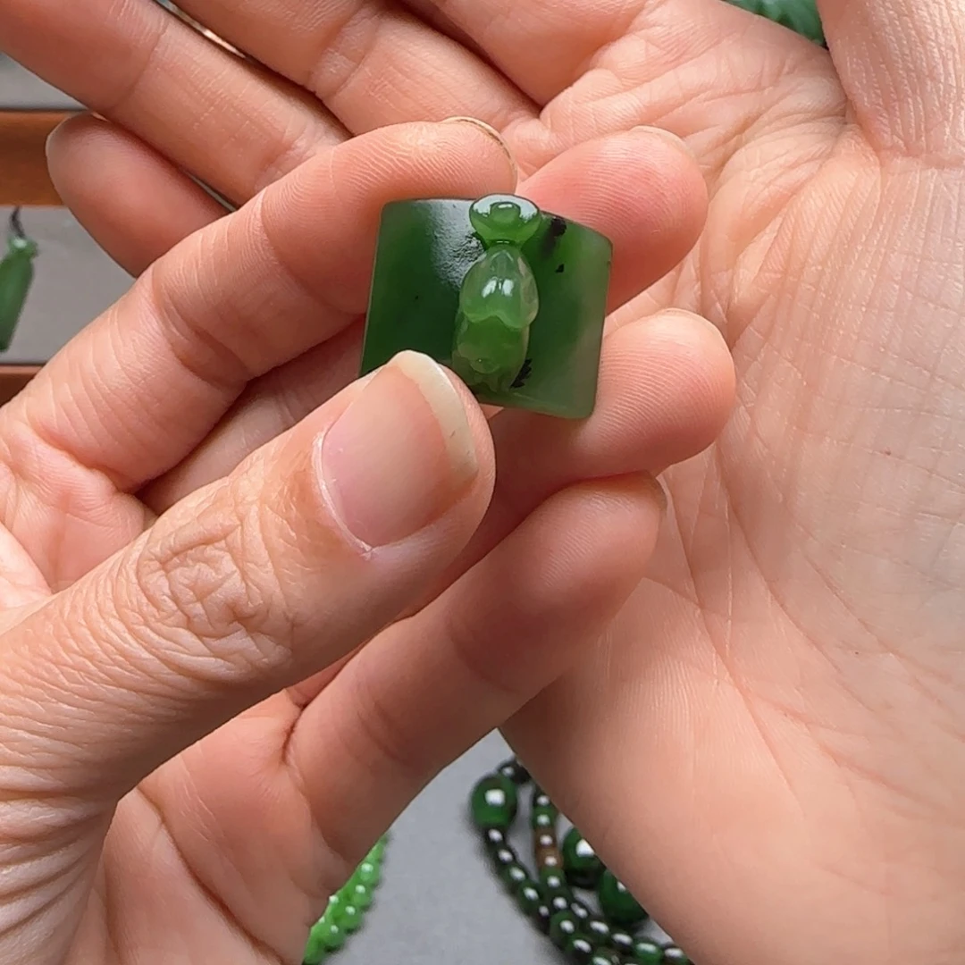 未镶嵌和田玉挂件