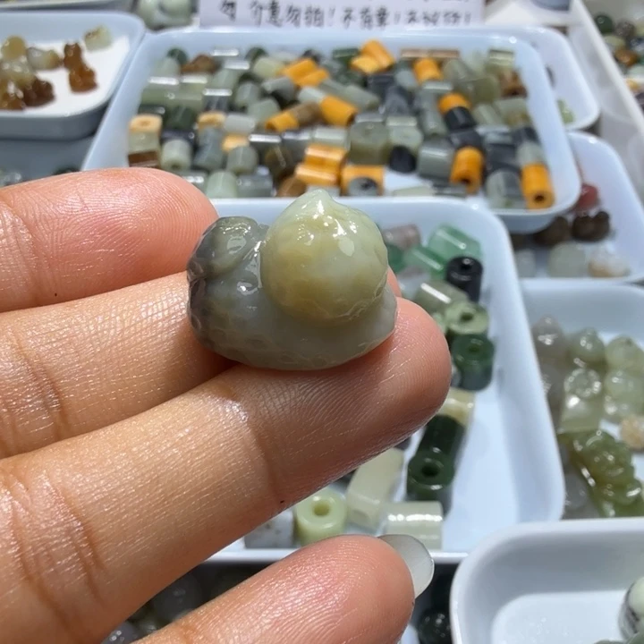 未镶嵌和田玉珠宝半成品