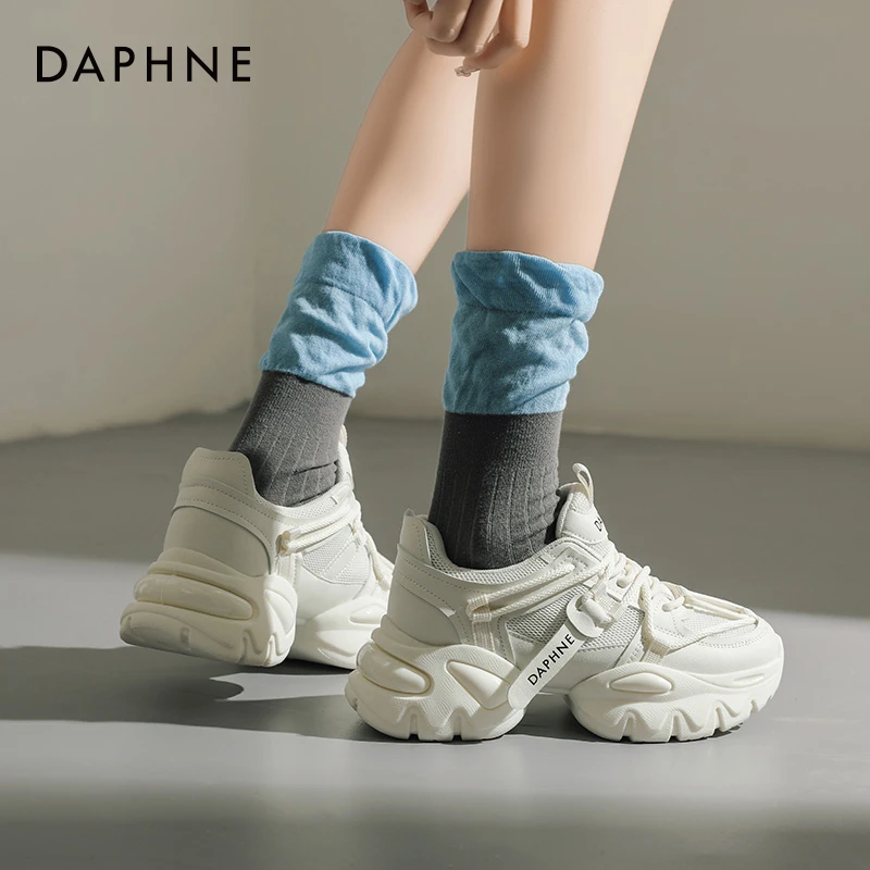 达芙妮老爹鞋女款2025爆款轻便白色运动鞋女今年流行的鞋子女夏款