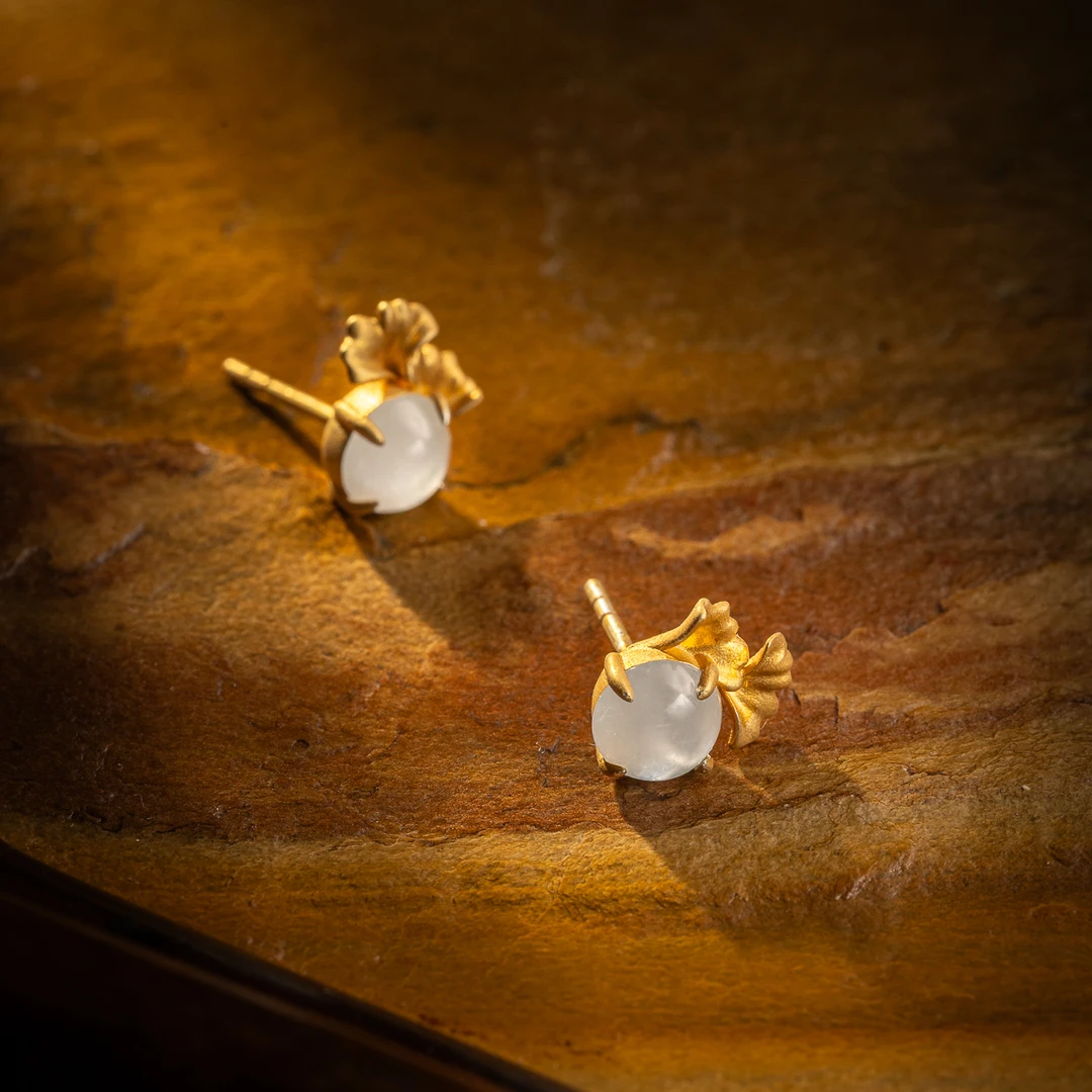 高冰翡翠蛋面耳钉 银S925镶嵌 致设计师时尚百搭 多样性发其一