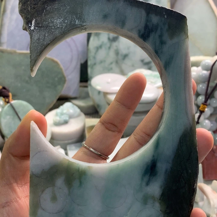 翡翠裸石天然翡翠飘花珠子料24号