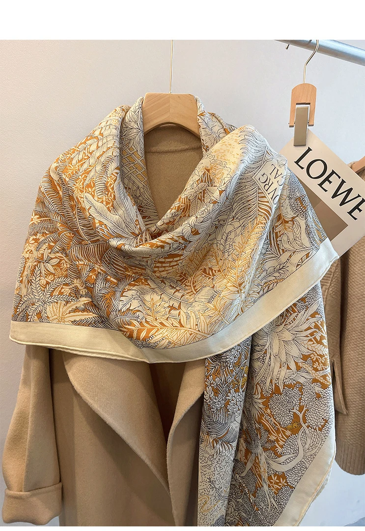 日系雅致米色系人字纹真丝羊毛大方巾秋冬保暖款丝绒围巾披肩两用