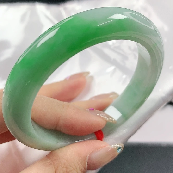 未镶嵌手镯翡翠，906