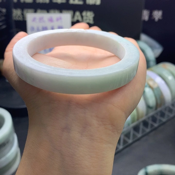 定制翡翠翡翠手镯未镶嵌