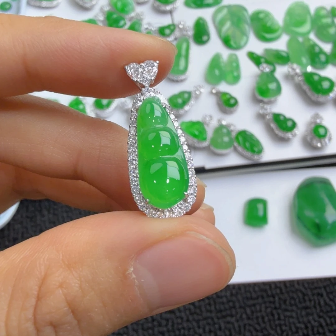 颈饰未镶嵌翡翠福豆