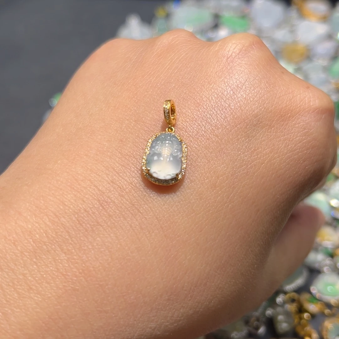 翡翠颈饰18K金镶嵌简*.吊坠