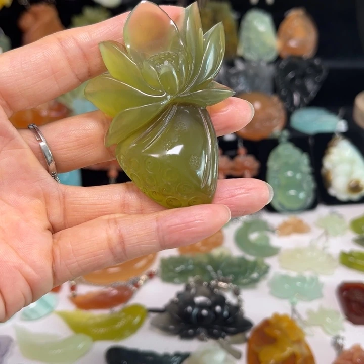 蛇纹石玉未镶嵌吊坠(赠链)