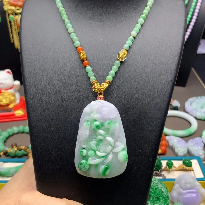 翡翠未镶嵌颈饰翡翠荷叶