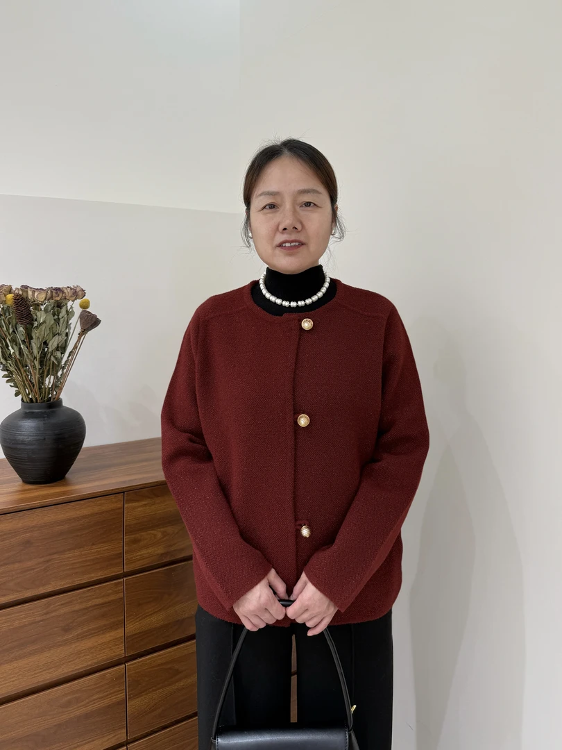 中老年女装秋装短款外套新款妈妈春秋宽松大码针织毛衣开衫上衣服