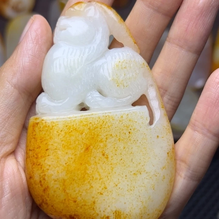颈饰未镶嵌和田玉
