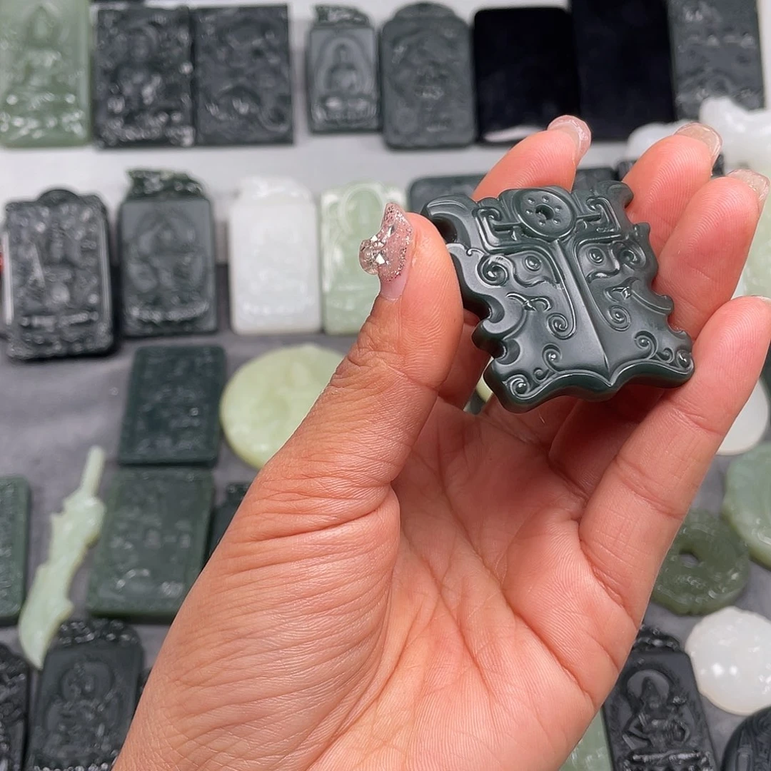 和田玉未镶嵌颈饰