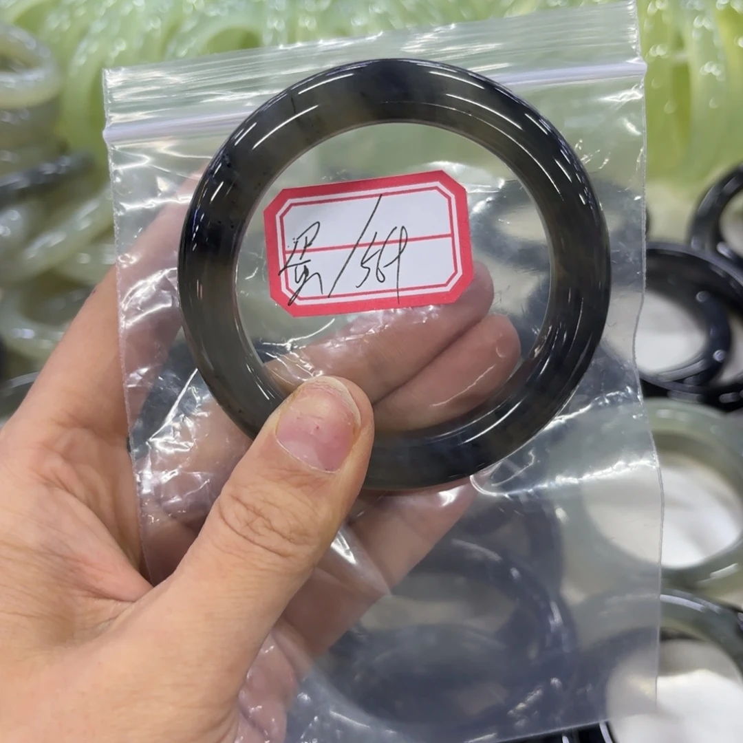 蛇纹石玉手镯未镶嵌大**.