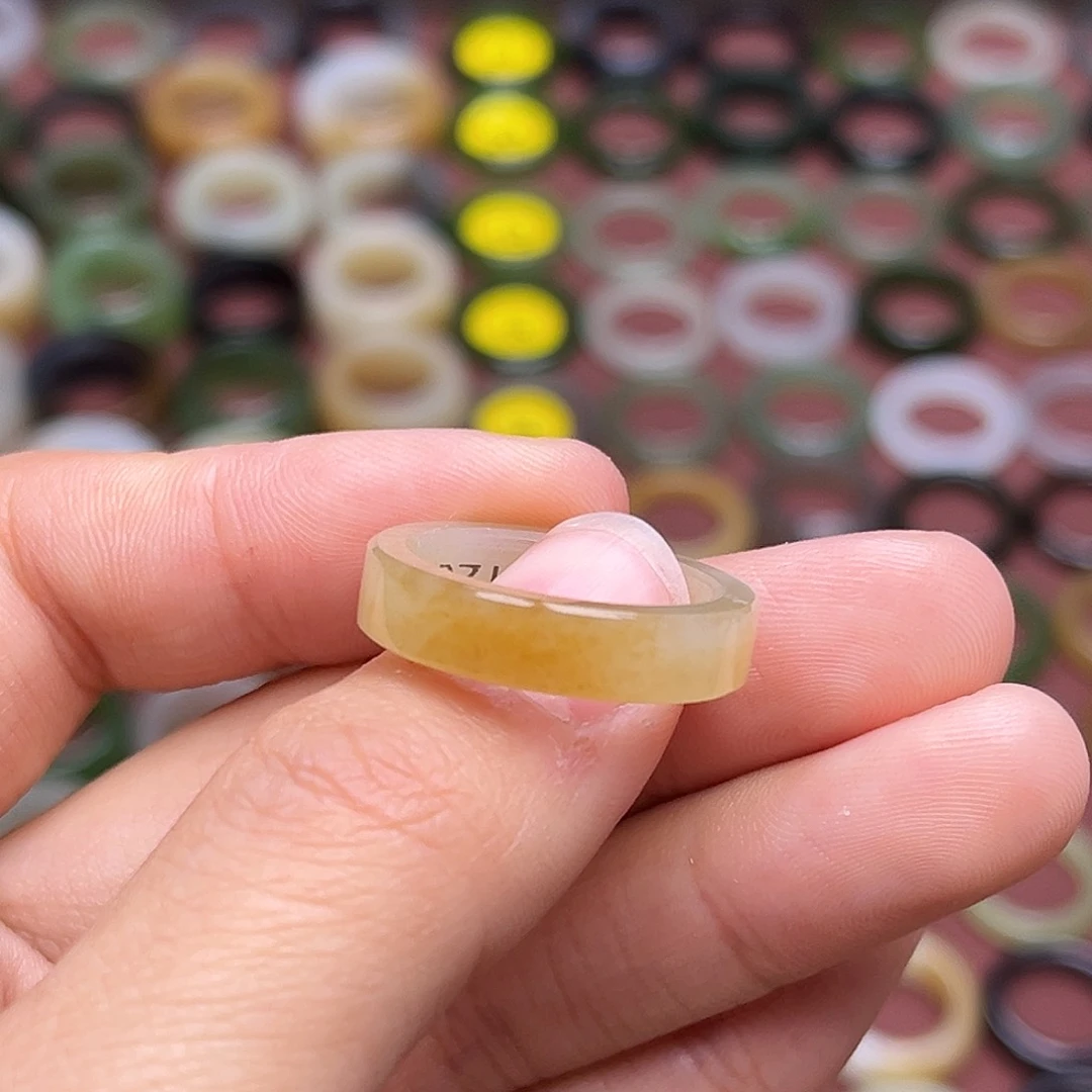 和田玉戒指未镶嵌15码一口糖 无鉴赏