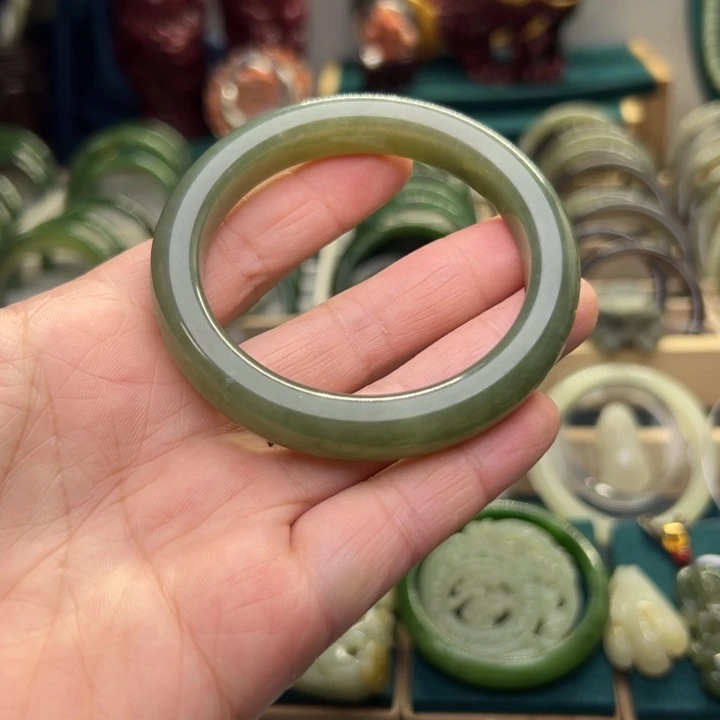 和田玉手镯未镶嵌55.7圈围00799