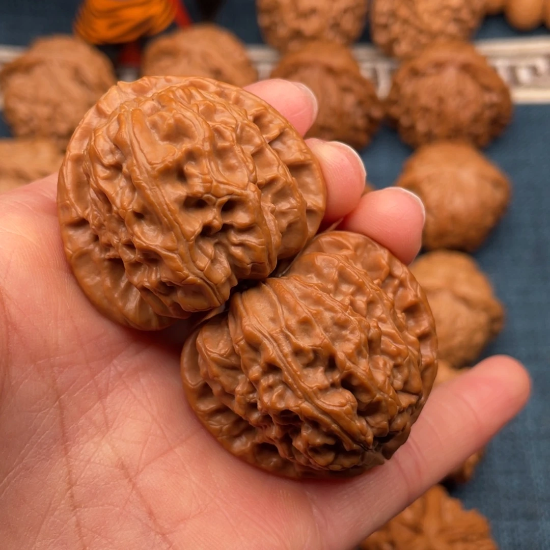 把件文玩核桃40全品毕业三角白