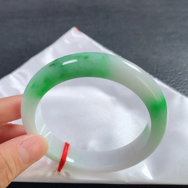 翡翠未镶嵌手镯58圈