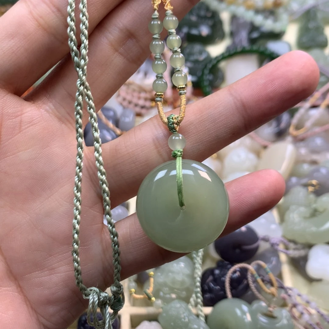 【闪购商品】和田玉颈饰未镶嵌皮*呀