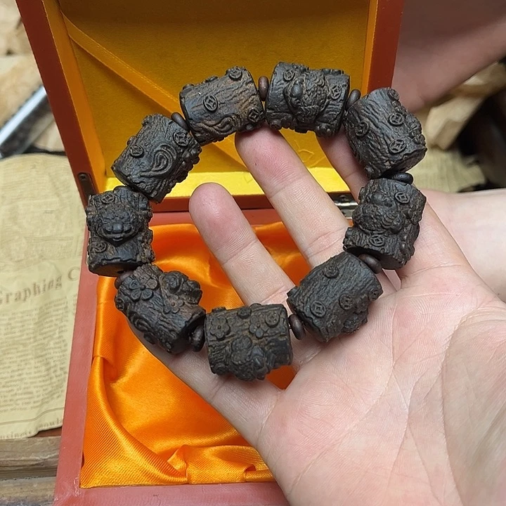 大叶紫檀（黑酸枝木类）