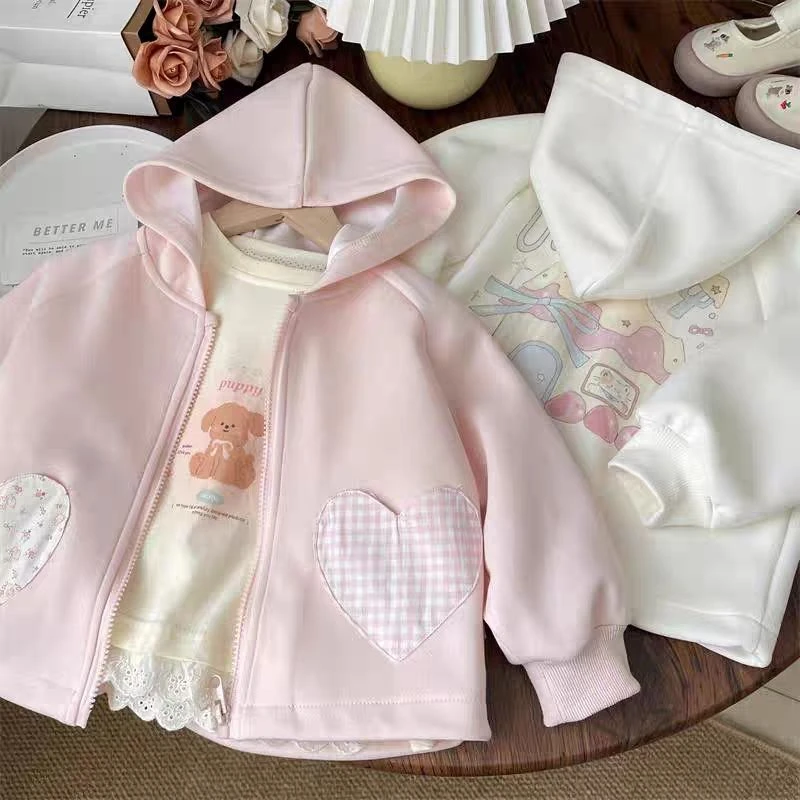 2025春季宝宝爱心口袋连帽卫衣女童幼儿园开衫上衣儿童休闲外套女