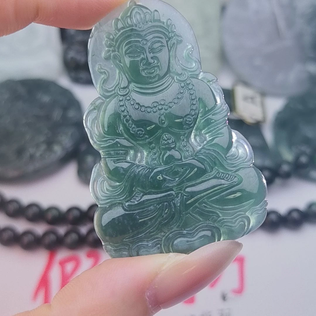 翡翠颈饰未镶嵌天然的A货翡翠多样性发货