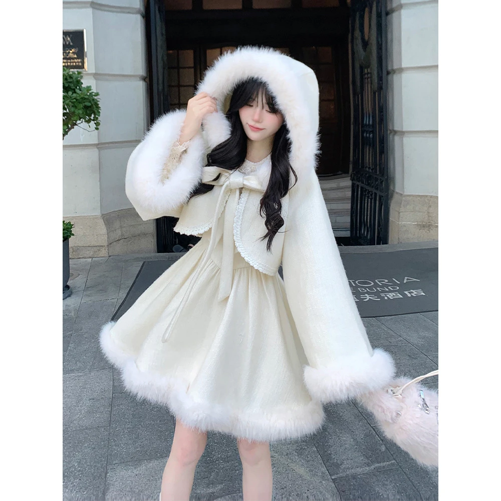 重工连帽斗篷+甜美气质吊带裙毛绒童话粉套装2025年