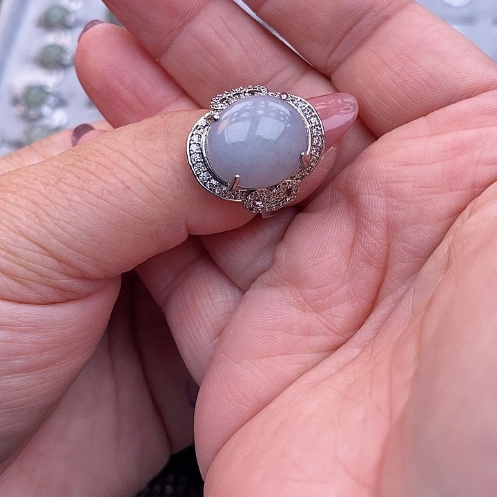 未镶嵌戒指翡翠桃***。缅甸