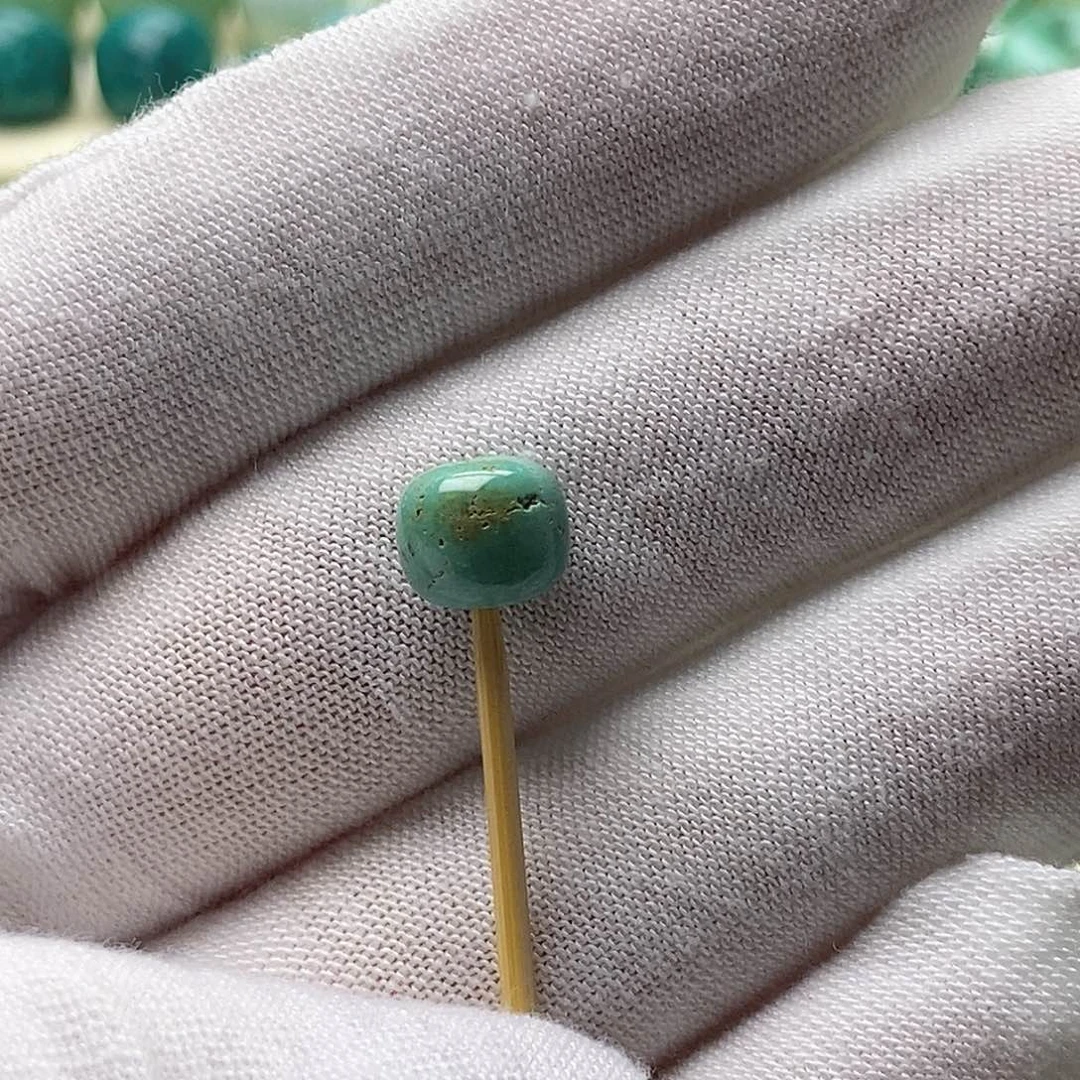 南红玛瑙未镶嵌原矿松石卡8