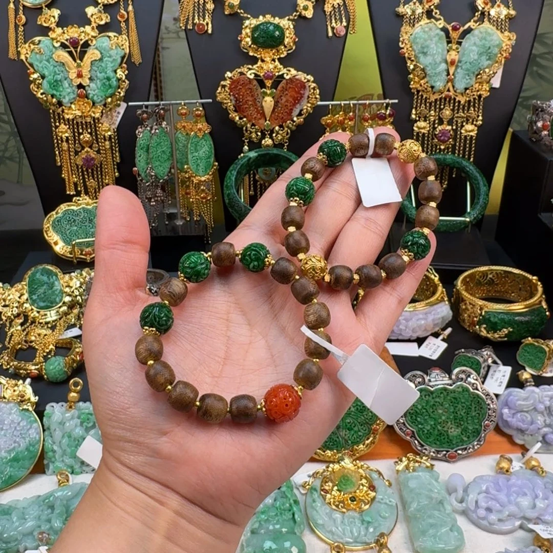 翡翠未镶嵌颈饰炸价 二选一