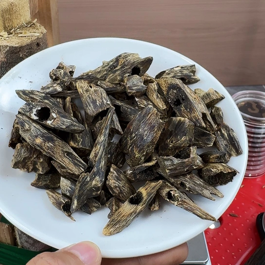 香料绿奇楠陆河块料30克