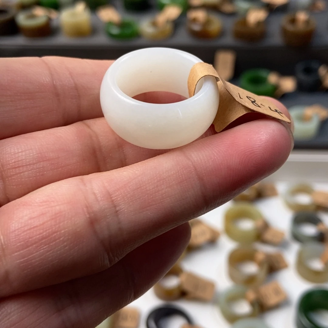 和田玉未镶嵌戒指