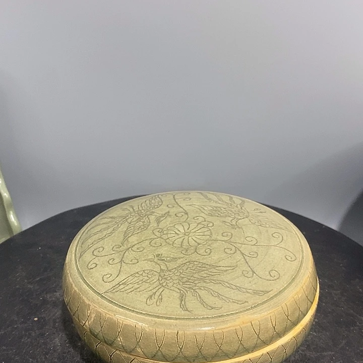 越窑粉盒造型美观