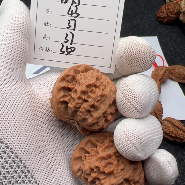 文玩核桃吊坠宫灯树头37