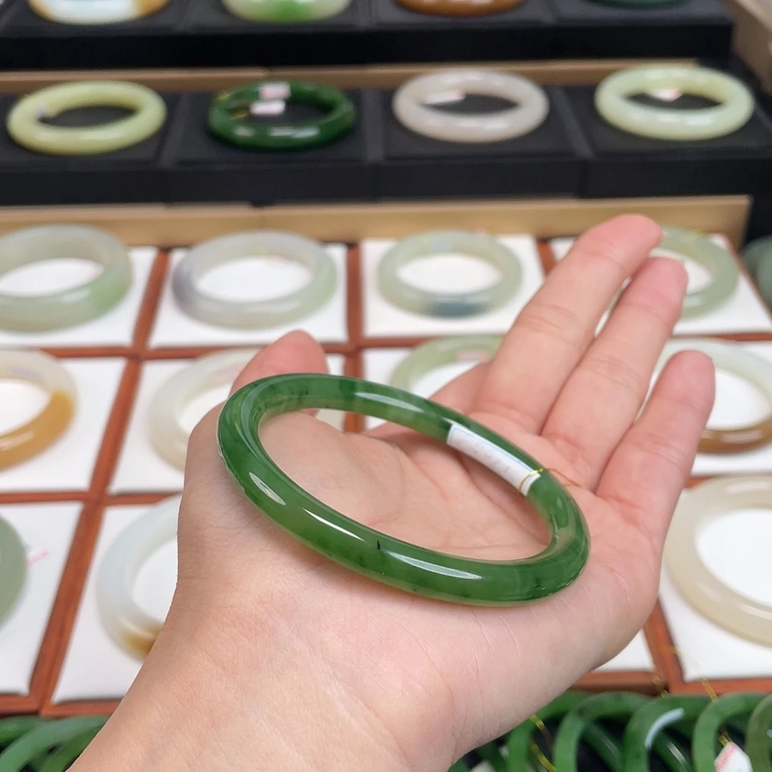 和田玉未镶嵌手镯-碧玉
