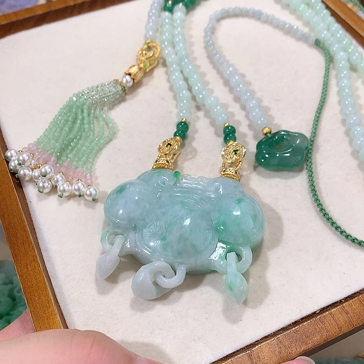 翡翠未镶嵌颈饰翡翠吊坠