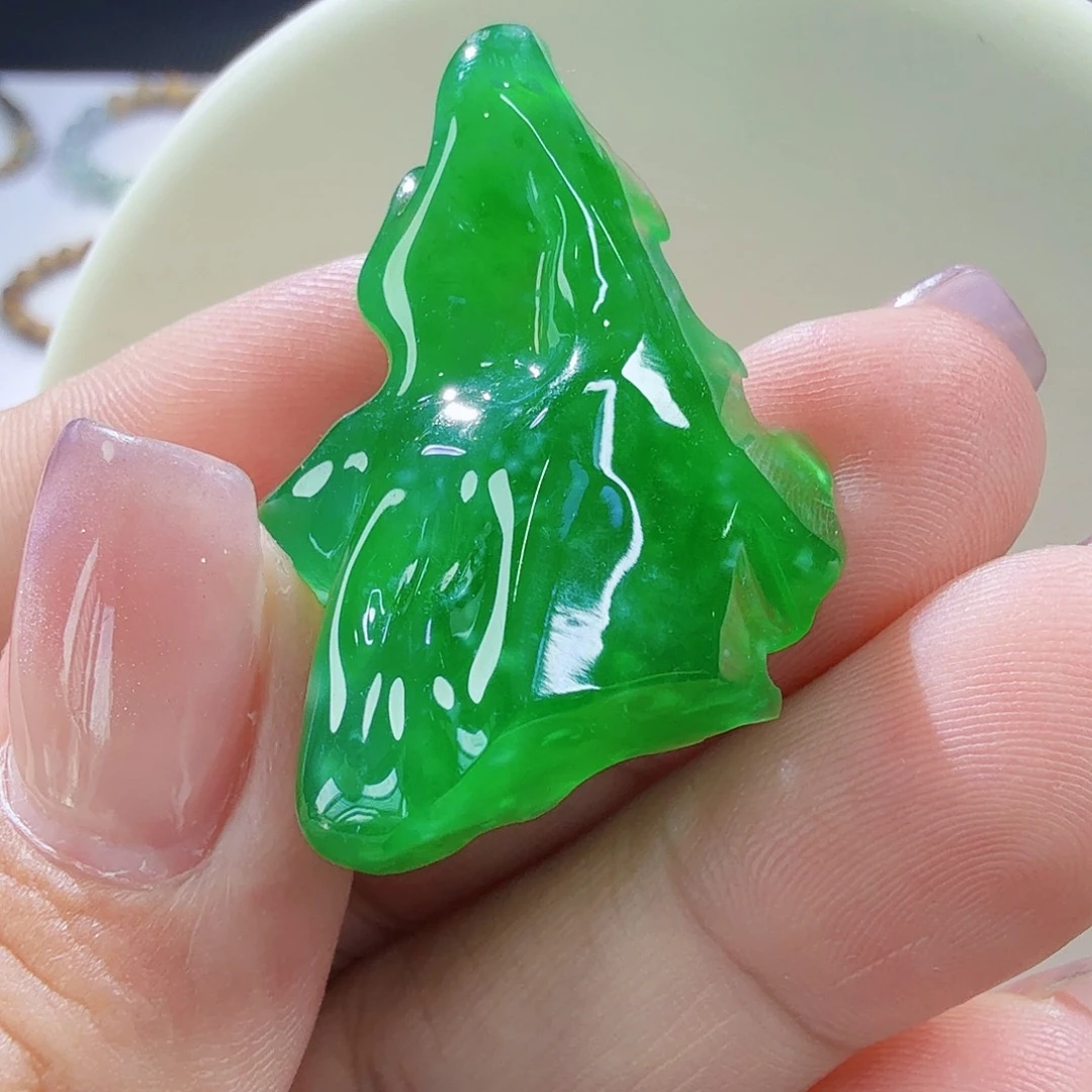 翡翠未镶嵌颈饰裸石