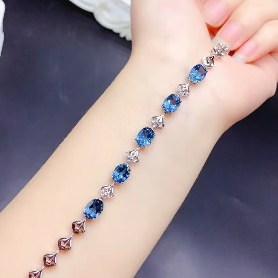 新款伦敦蓝托帕石手链主石6×8mm 925银精镶