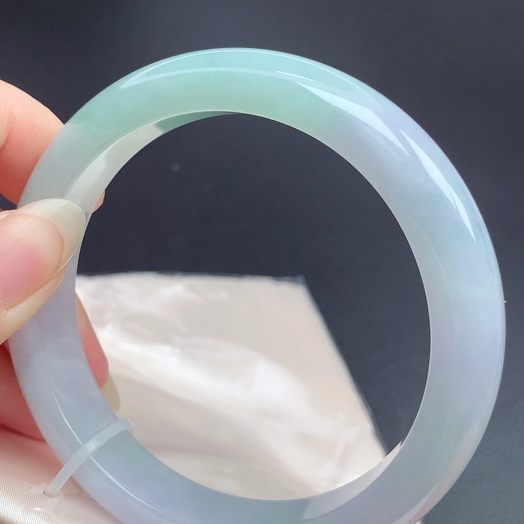 翡翠未镶嵌手镯61.8圈口