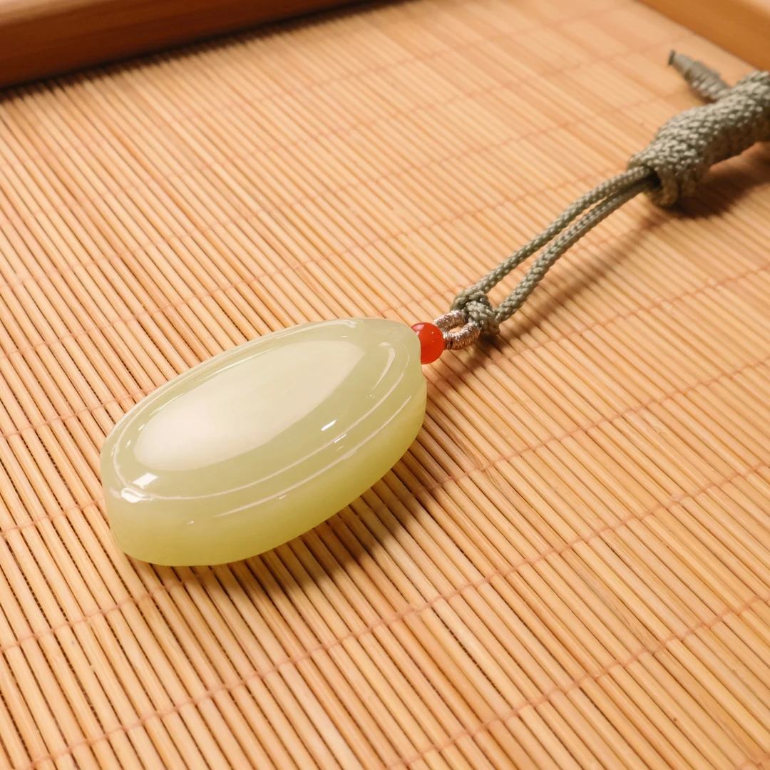 和田玉黄口水滴吊坠约卡42×24×12mm 无事牌 精美 礼物